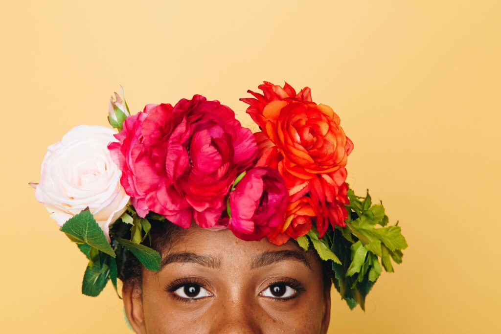 mujer con flores 